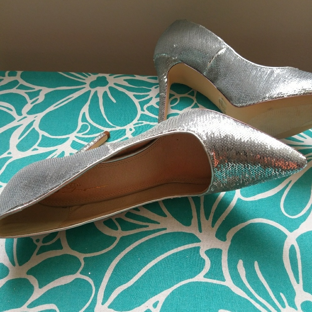 Shoes - Picture 4 of 6